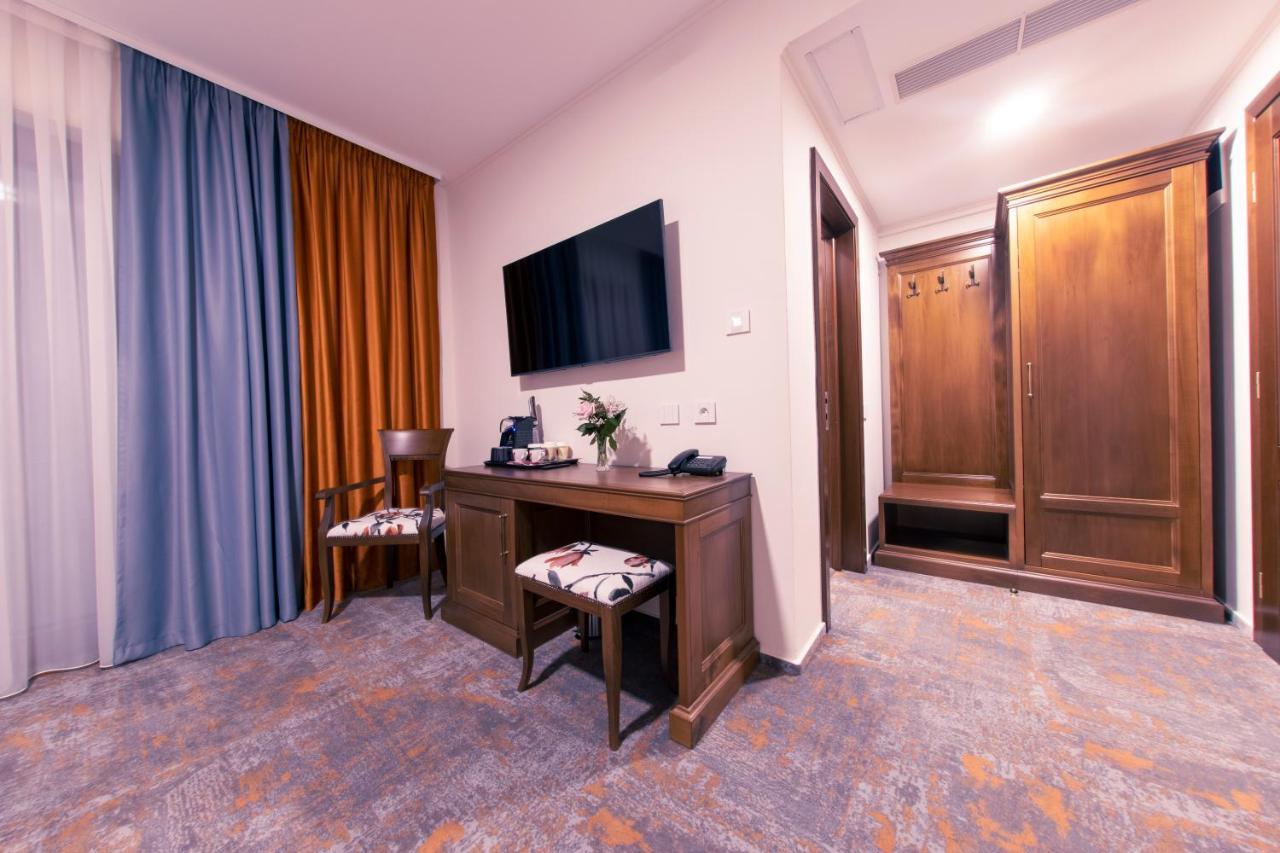 Hotel Aura Unirii Алба-Юлия Экстерьер фото