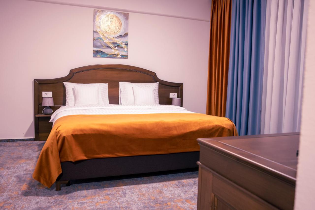 Hotel Aura Unirii Алба-Юлия Экстерьер фото