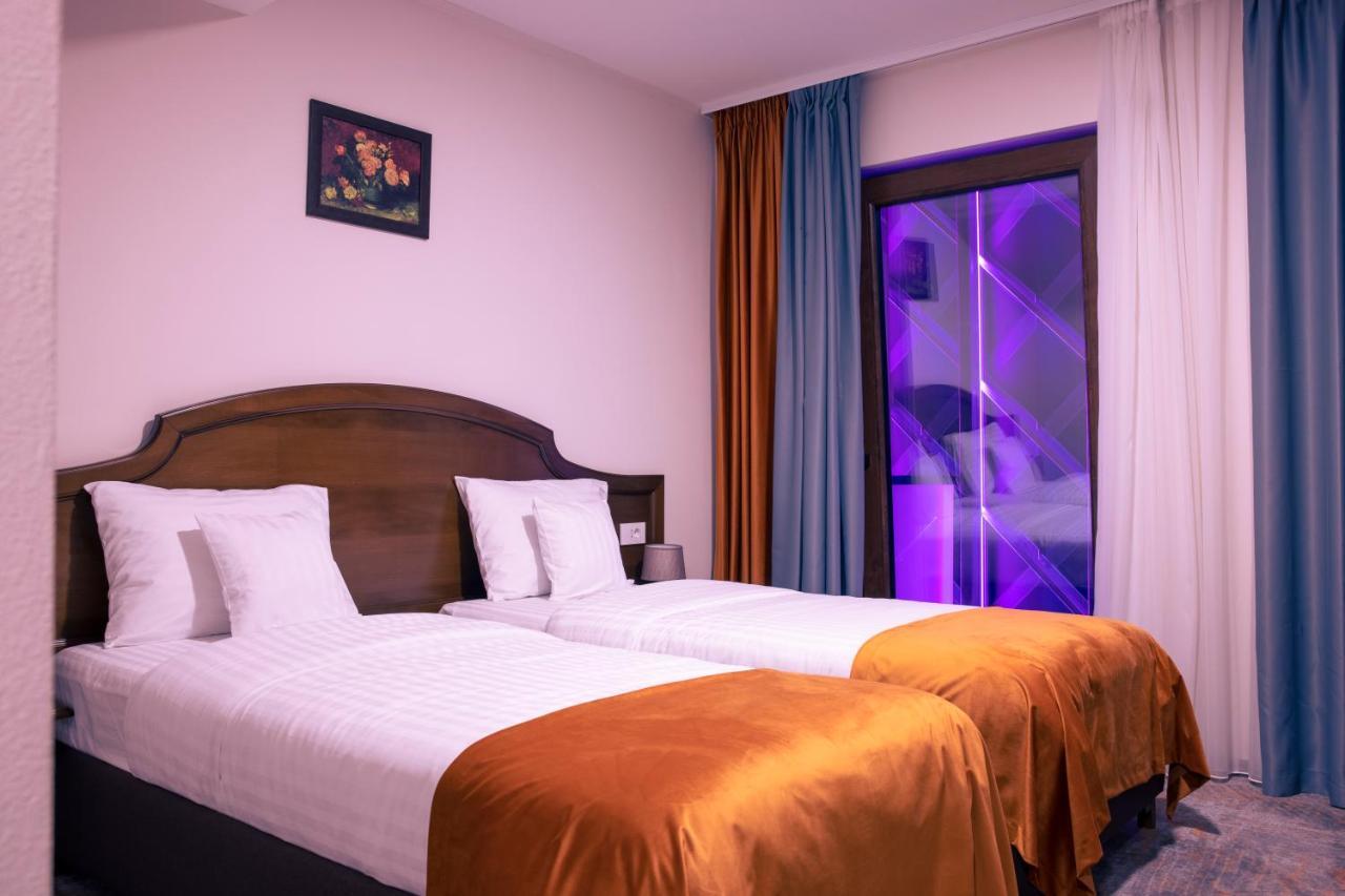 Hotel Aura Unirii Алба-Юлия Экстерьер фото