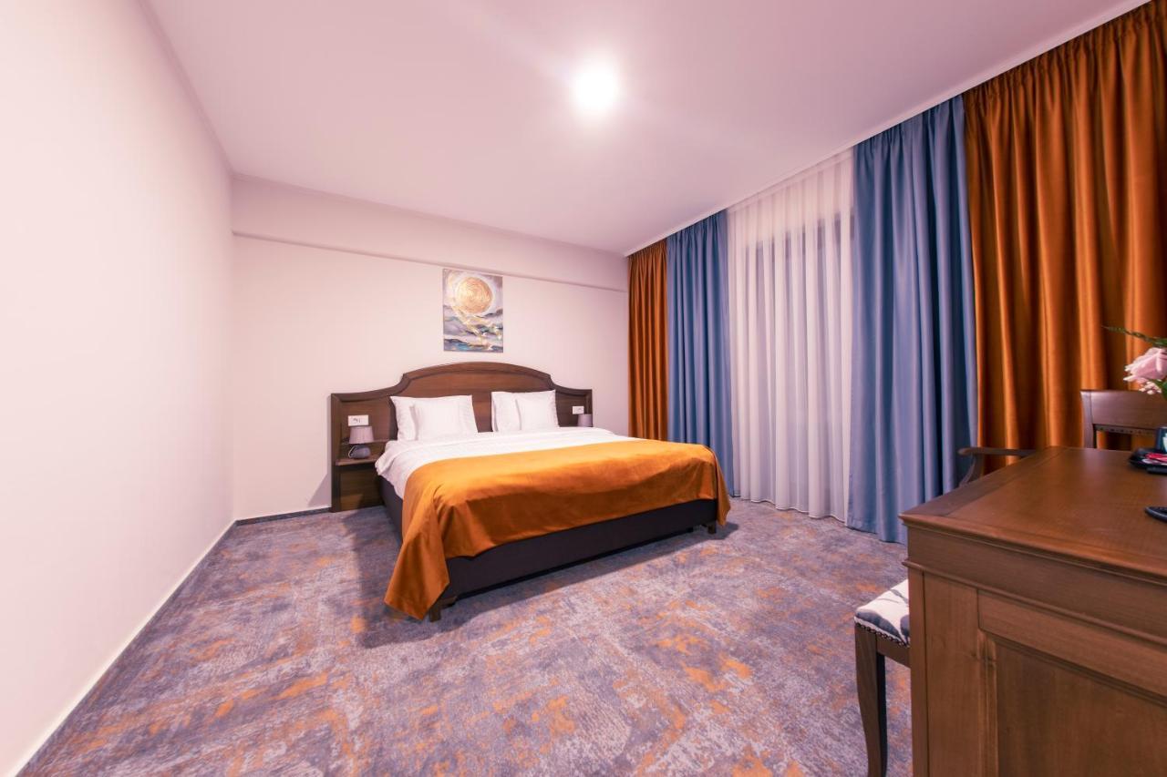 Hotel Aura Unirii Алба-Юлия Экстерьер фото