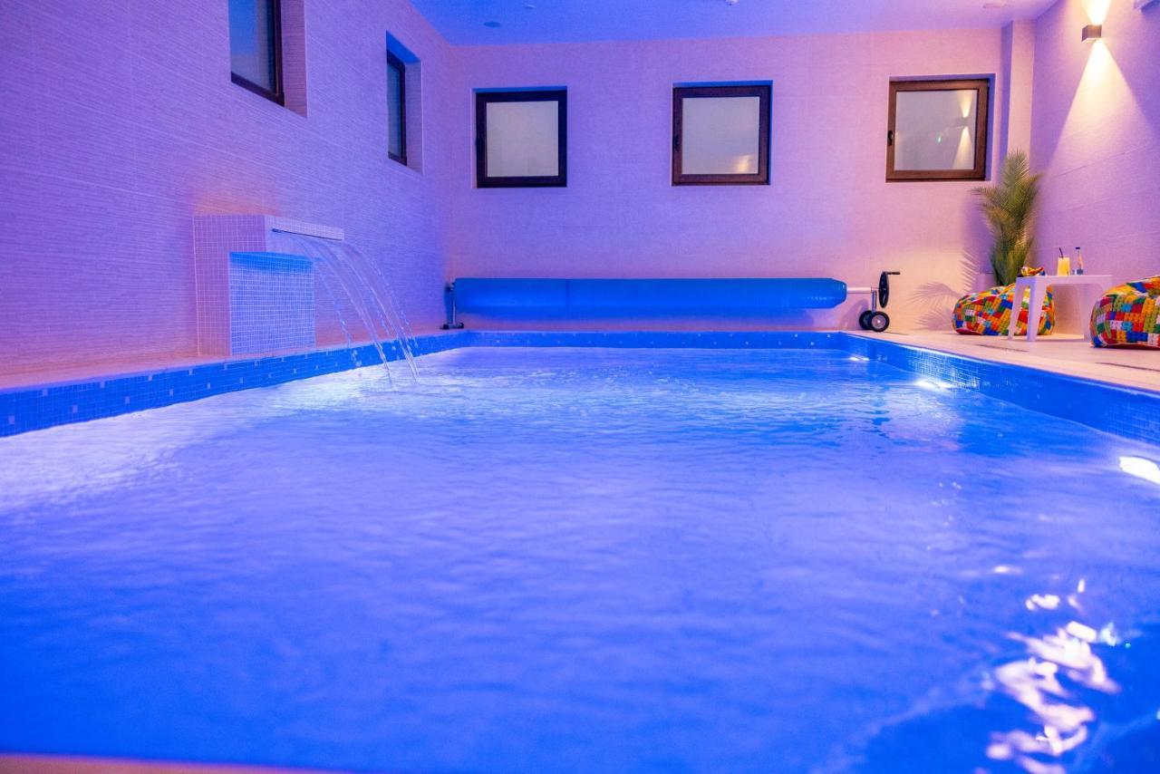 Hotel Aura Unirii Алба-Юлия Экстерьер фото